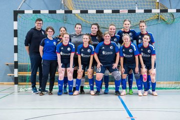 Bild 11 - F Loewinnen Hallen Cup
